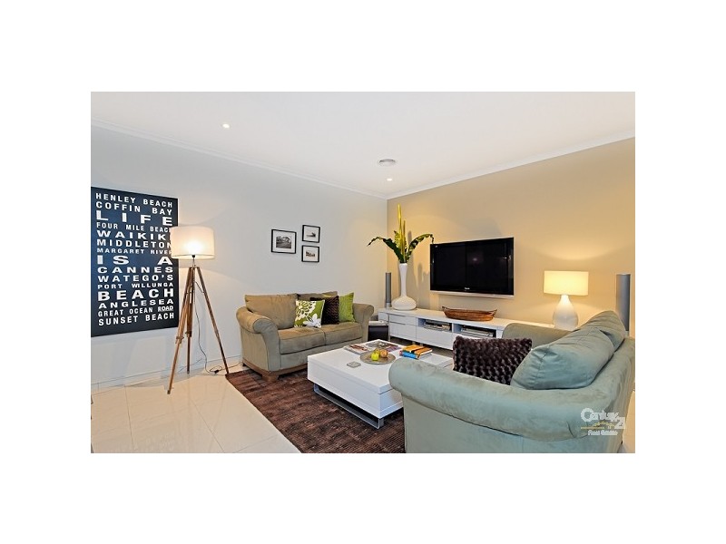 20 Oakmont Crescent, Heatherton VIC 3202