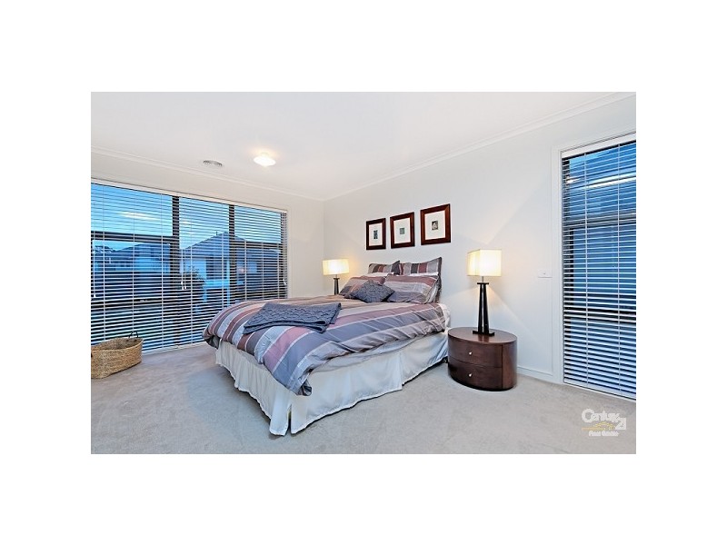 20 Oakmont Crescent, Heatherton VIC 3202