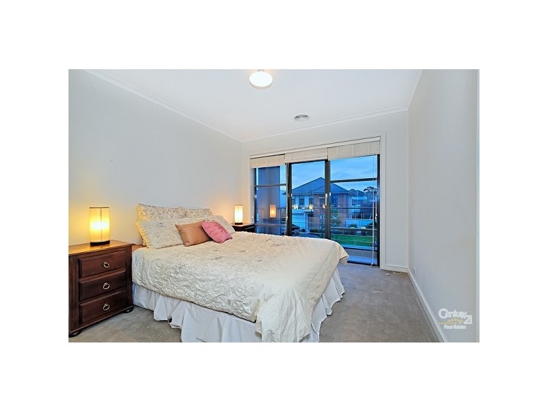 20 Oakmont Crescent, Heatherton VIC 3202