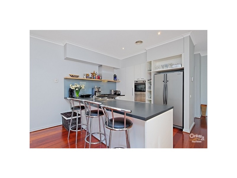 8 Muirfield Close, Heatherton VIC 3202