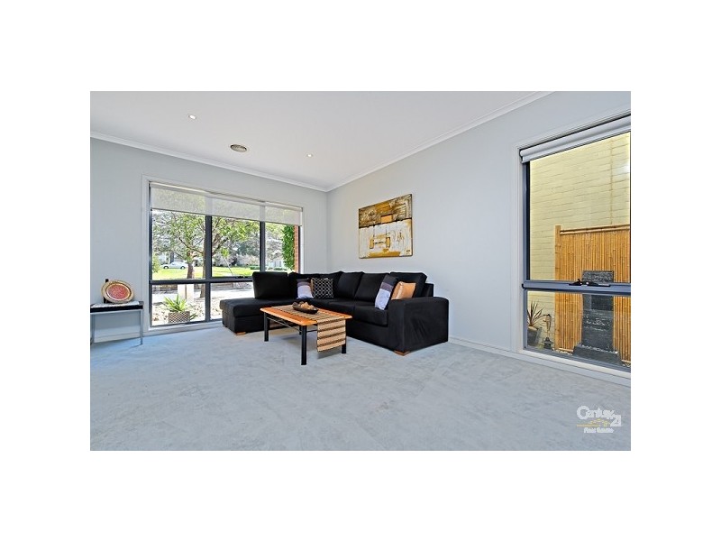 8 Muirfield Close, Heatherton VIC 3202