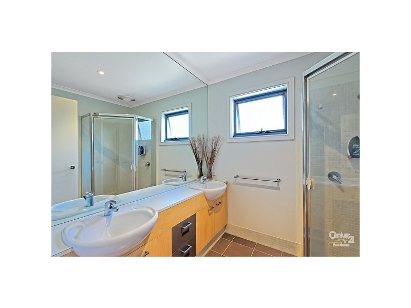 8 Muirfield Close, Heatherton VIC 3202