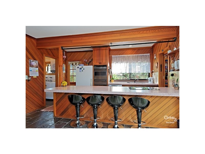 51 Follett Road, Cheltenham VIC 3192