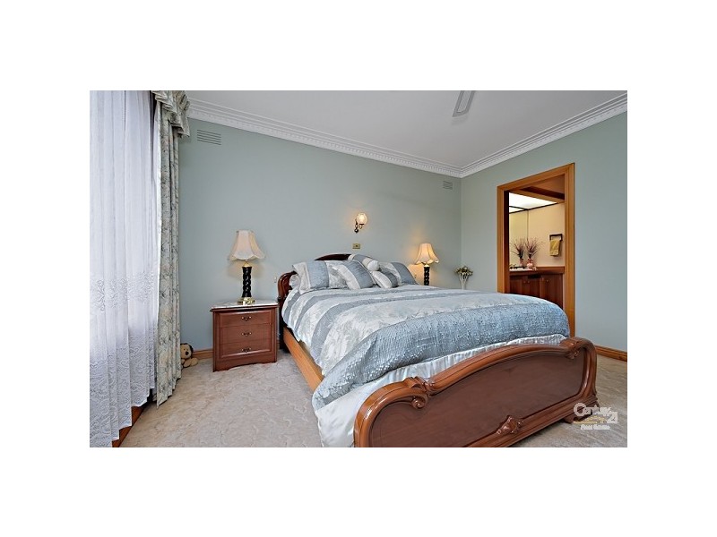 51 Follett Road, Cheltenham VIC 3192