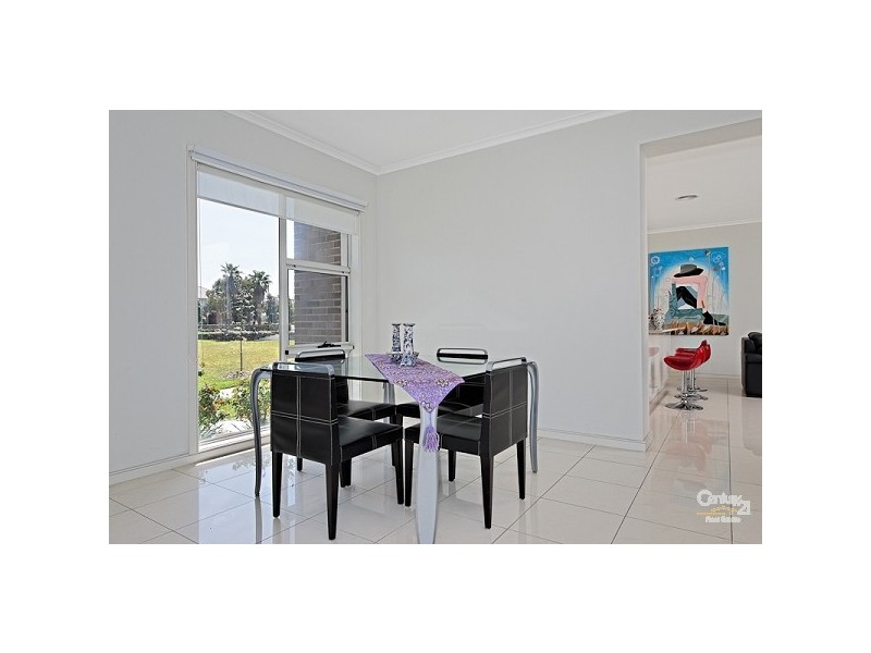 13 Oakmont Crescent, Heatherton VIC 3202