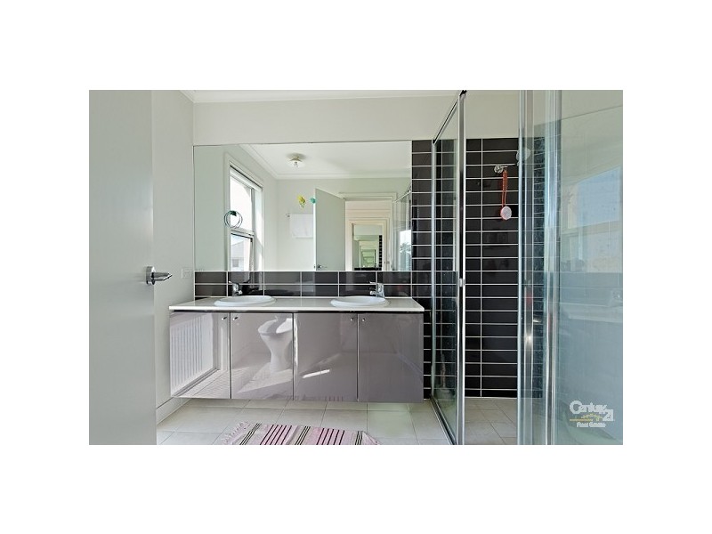 13 Oakmont Crescent, Heatherton VIC 3202