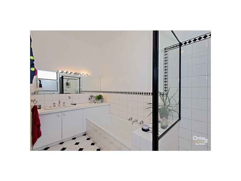 12 Fourth Street, Parkdale VIC 3195