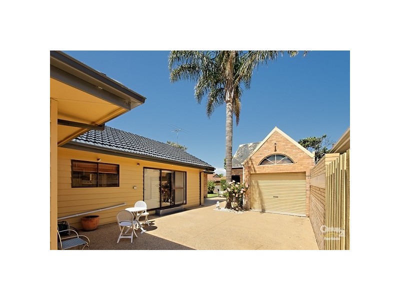 12 Fourth Street, Parkdale VIC 3195