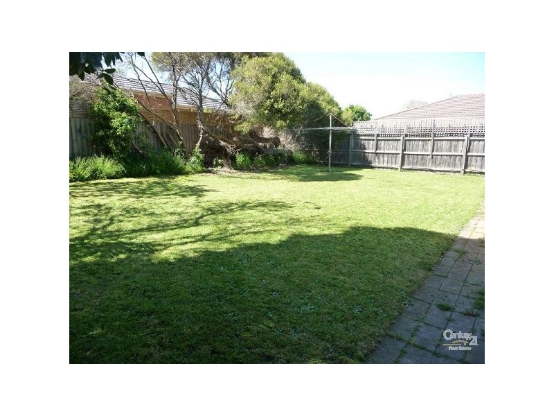 10 Ikara Crt, Cheltenham VIC 3192