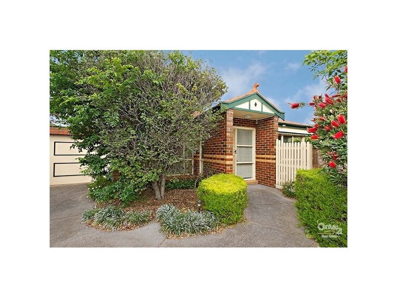 2/142 Weatherall Road, Cheltenham VIC 3192