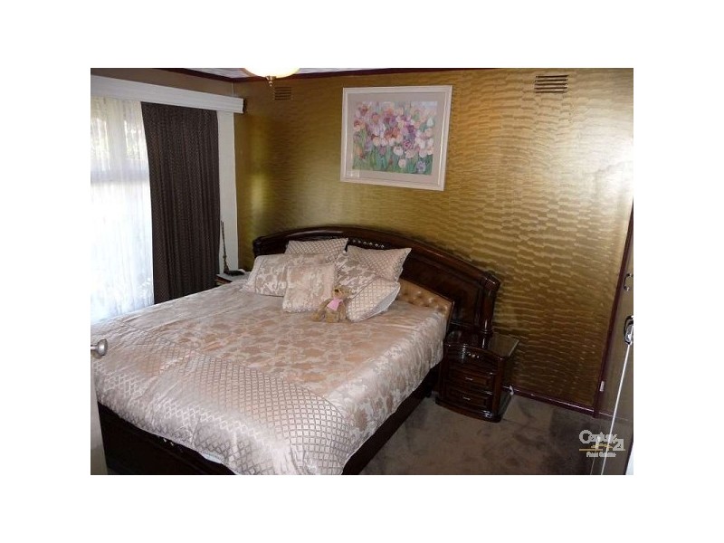 6 Tenham grv, Cheltenham VIC 3192