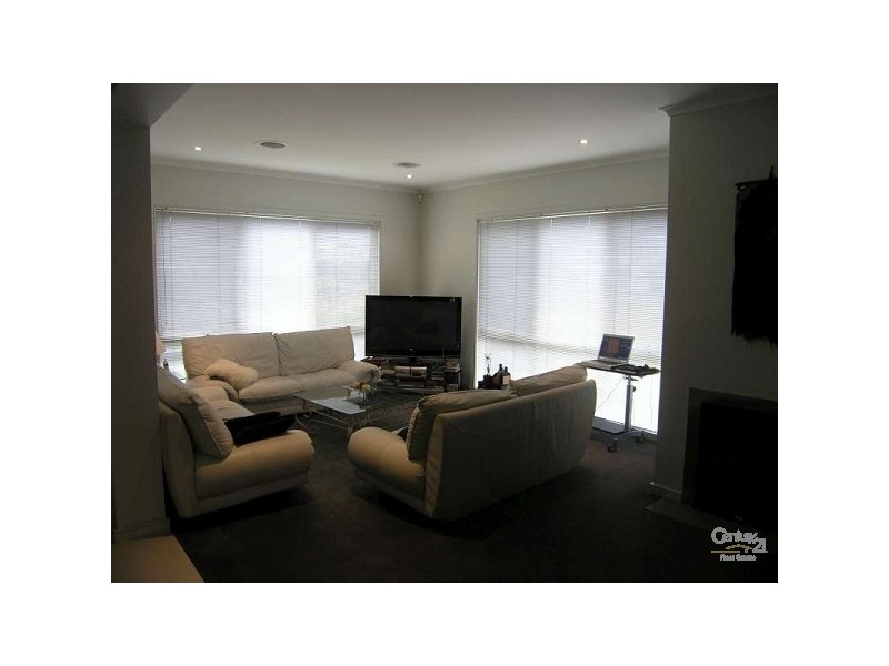 6 Edgewood plc, Heatherton VIC 3202