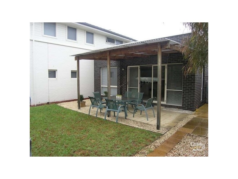 6 Edgewood plc, Heatherton VIC 3202