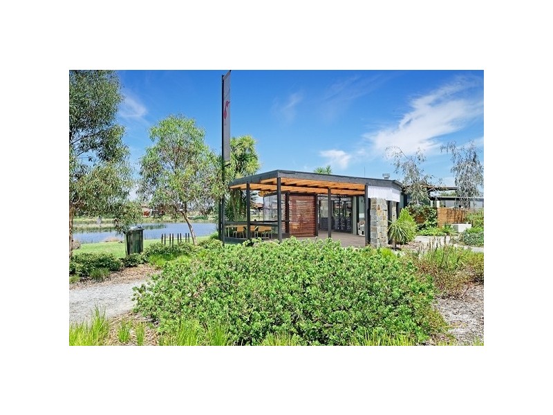 10 Black Swan Lane, Waterways VIC 3195