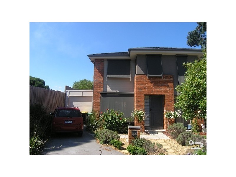 23 Pebble Beach Place, Heatherton VIC 3202