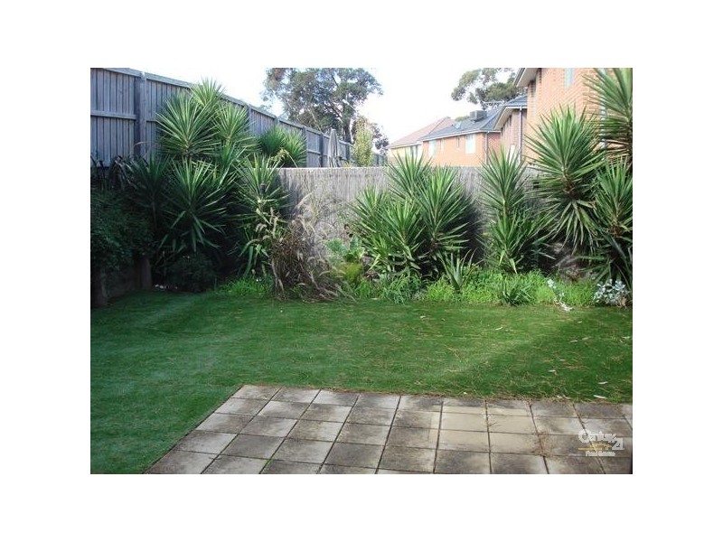 23 Pebble Beach Place, Heatherton VIC 3202