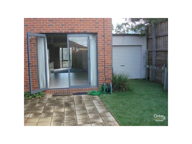 23 Pebble Beach Place, Heatherton VIC 3202