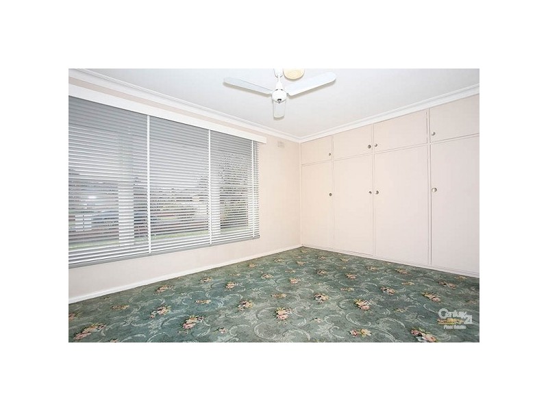 17 Tenham Grove, Cheltenham VIC 3192