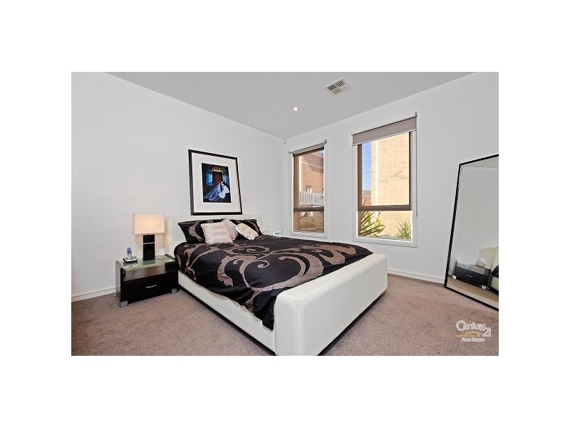 21A Friendship Square, Cheltenham VIC 3192