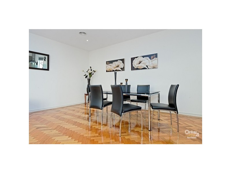 21B Friendship Square, Cheltenham VIC 3192