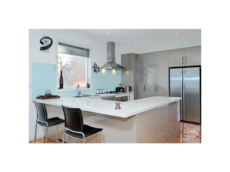 21B Friendship Square, Cheltenham VIC 3192