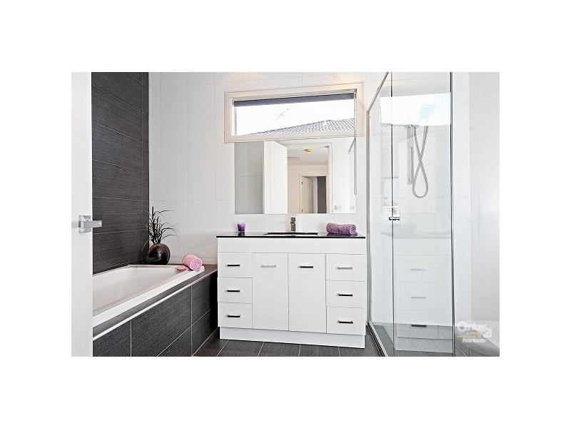 21B Friendship Square, Cheltenham VIC 3192