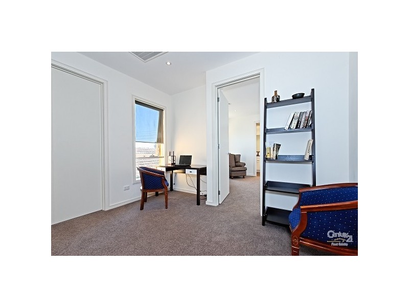 21B Friendship Square, Cheltenham VIC 3192