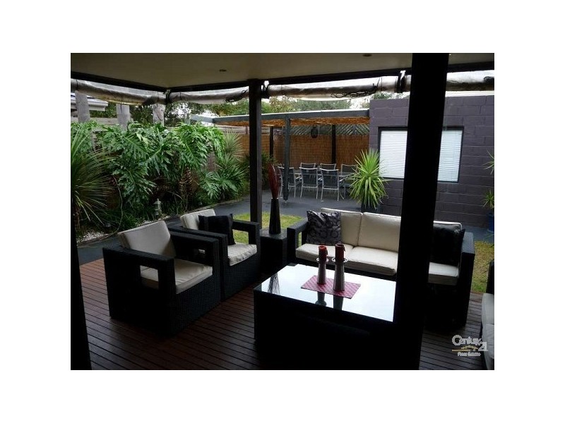 8 Fourth Avenue, Aspendale VIC 3195