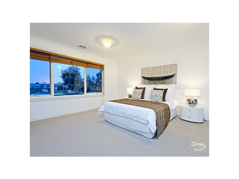 20 Cypress Point Parade, Heatherton VIC 3202