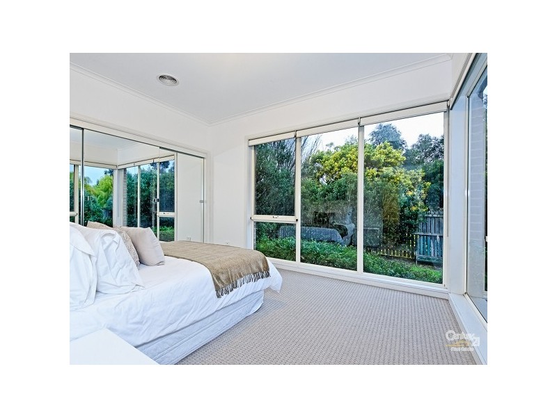 20 Cypress Point Parade, Heatherton VIC 3202