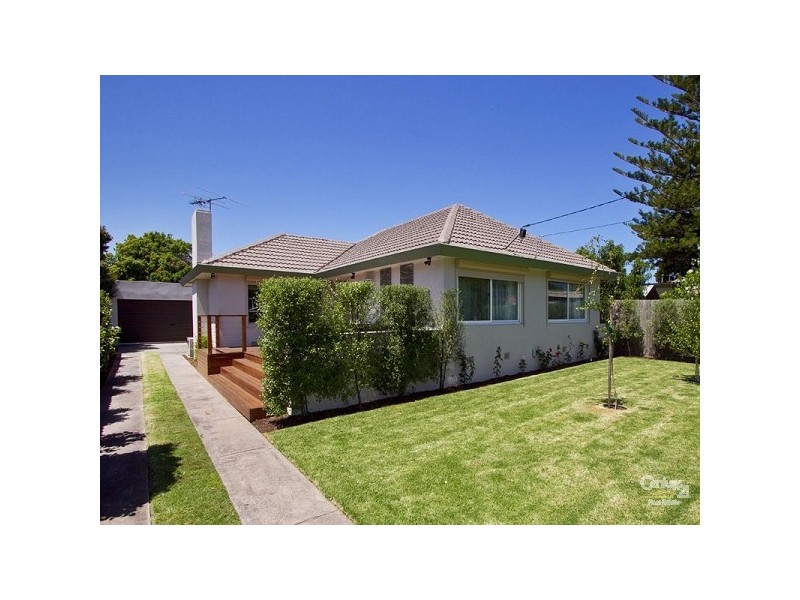 2 Mernda Avenue, Cheltenham VIC 3192