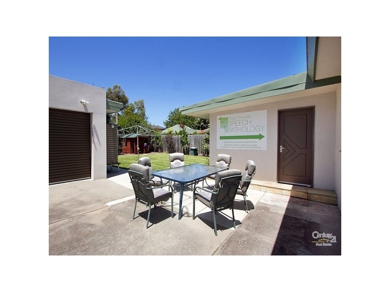 2 Mernda Avenue, Cheltenham VIC 3192