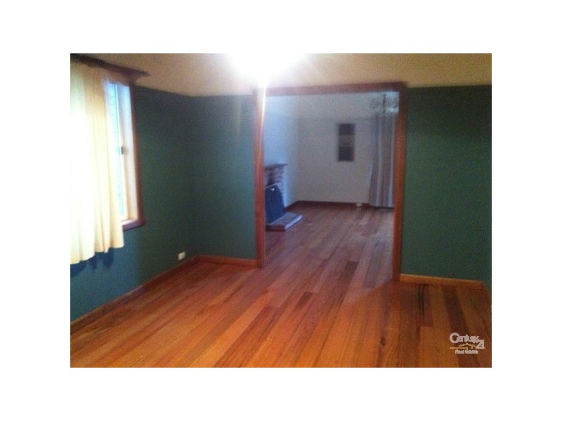 2 Churchill Avenue, Cheltenham VIC 3192