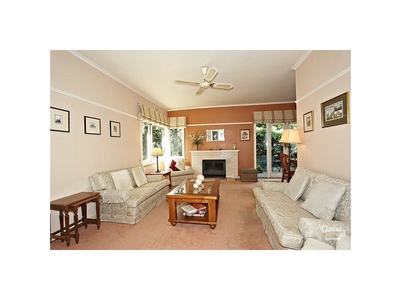 19 Scarborough Grove, Beaumaris VIC 3193