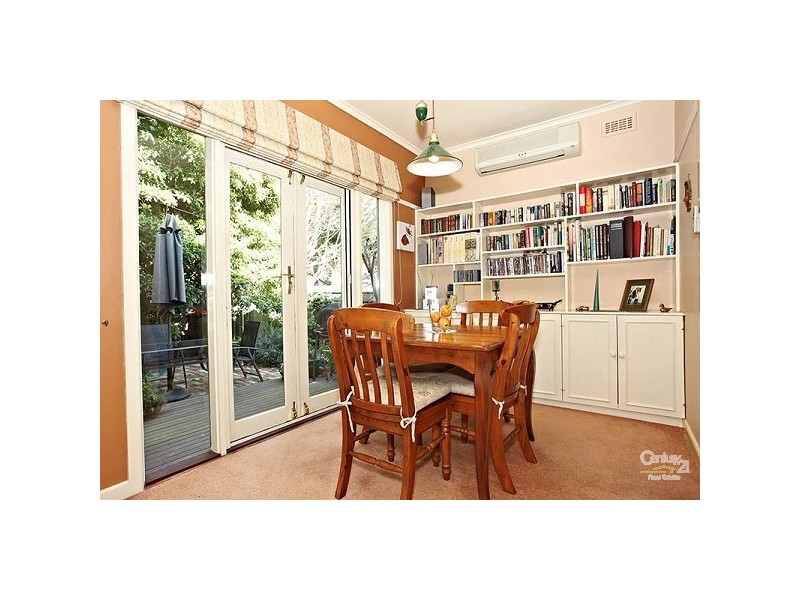 19 Scarborough Grove, Beaumaris VIC 3193