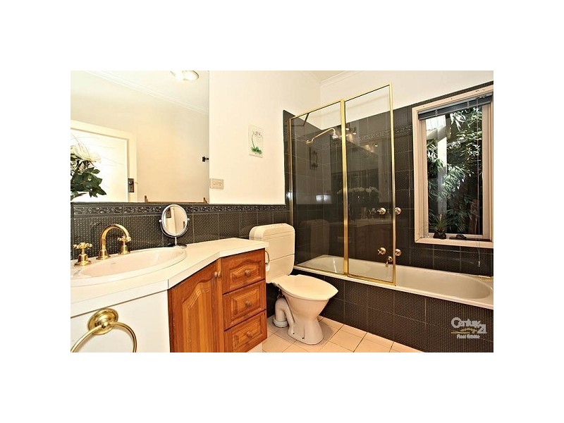 19 Scarborough Grove, Beaumaris VIC 3193