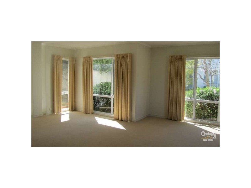 11 Royal Troon Avenue, Heatherton VIC 3202