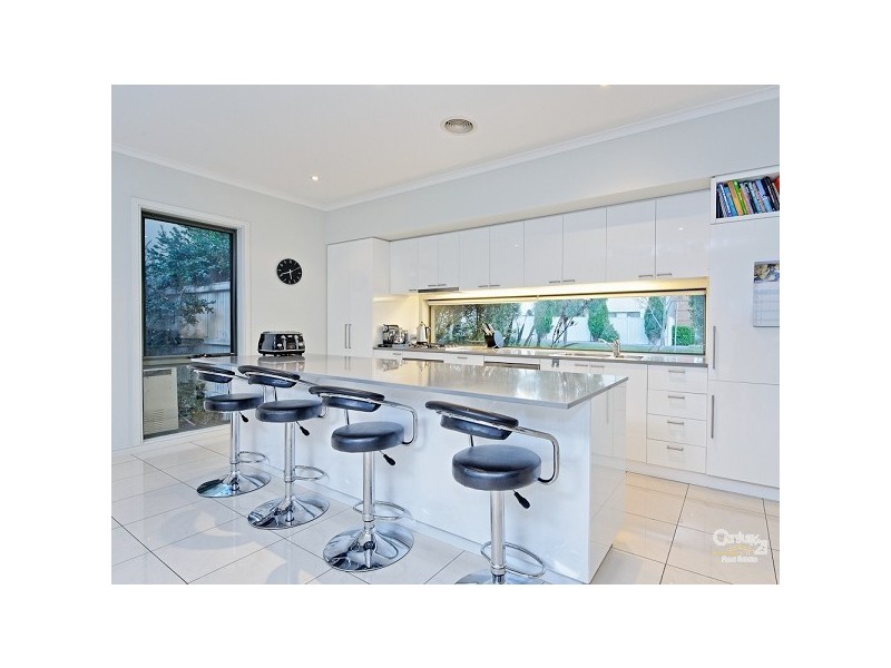 1 BIRKDALE CRESCENT, Heatherton VIC 3202