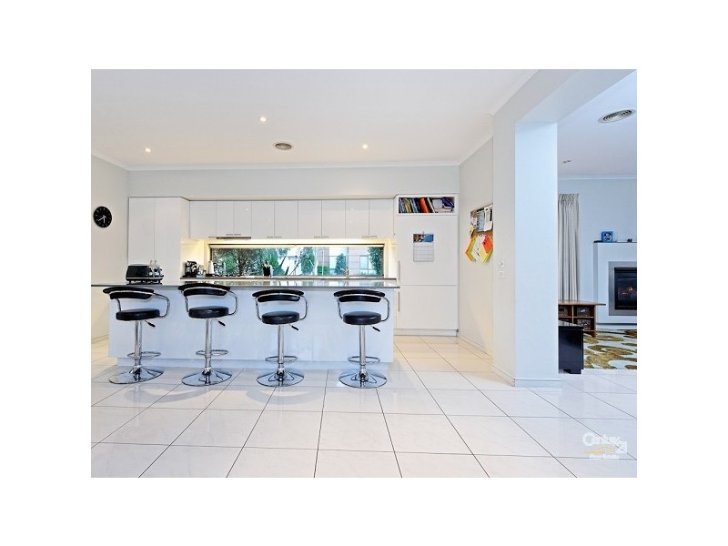 1 BIRKDALE CRESCENT, Heatherton VIC 3202