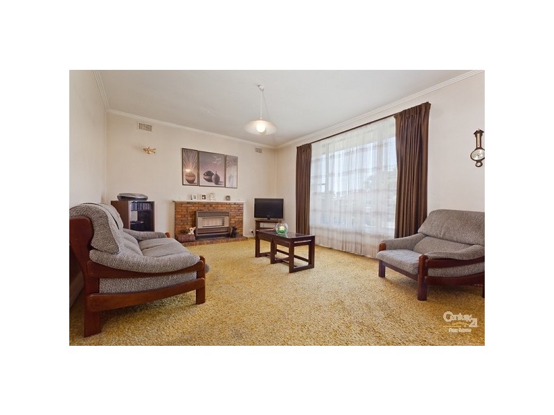 10 Warren Road, Cheltenham VIC 3192