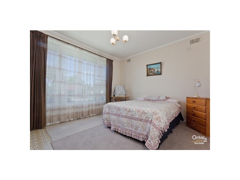 10 Warren Road, Cheltenham VIC 3192