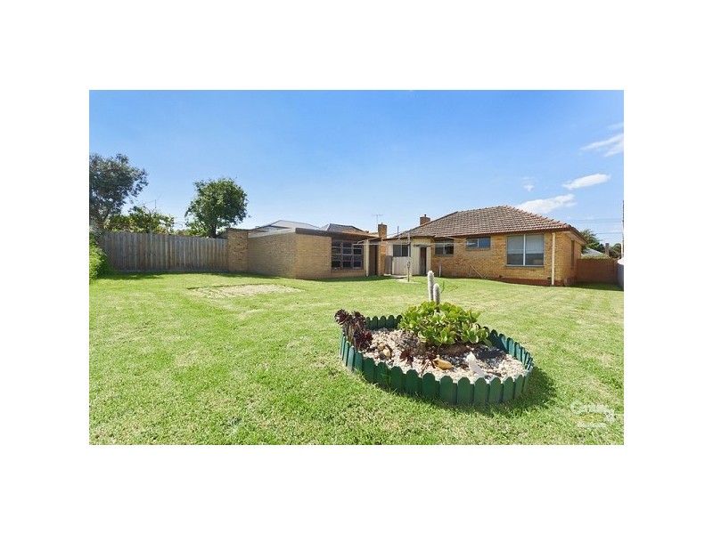 10 Warren Road, Cheltenham VIC 3192