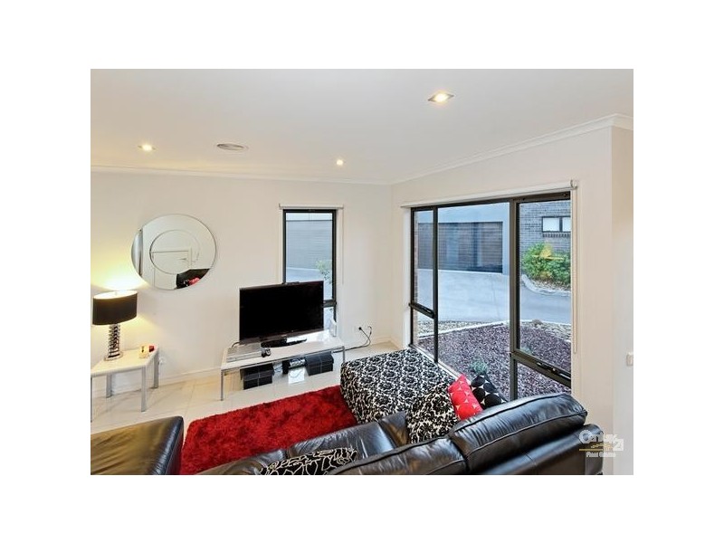 6 Dresden Drive, Waterways VIC 3195