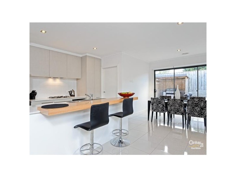 6 Dresden Drive, Waterways VIC 3195