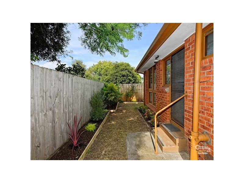 2/1 Eden Street, Cheltenham VIC 3192