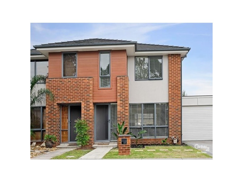 17 Pebble Beach Place, Heatherton VIC 3202