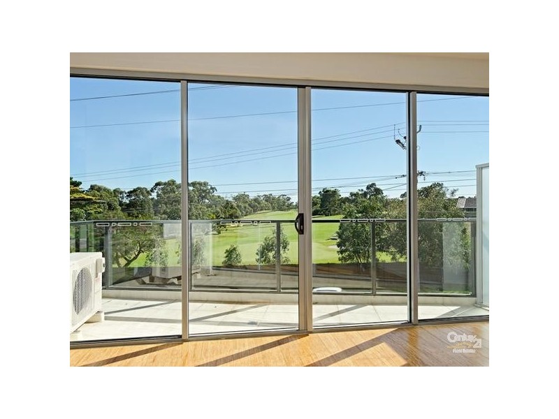 4 &10/90 White Street, Mordialloc VIC 3195