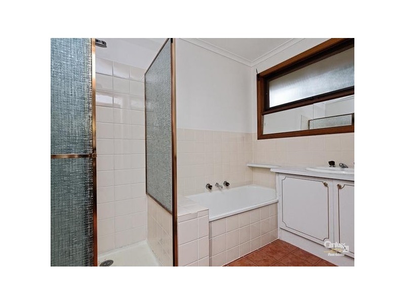 2/1 Eden Street, Cheltenham VIC 3192