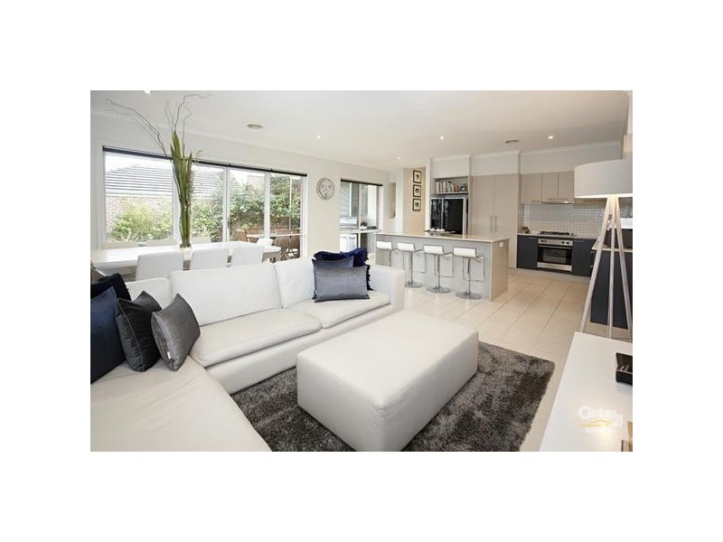 8 Royal Troon Avenue, Heatherton VIC 3202