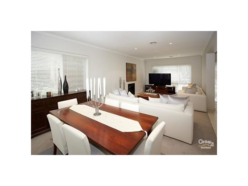 8 Royal Troon Avenue, Heatherton VIC 3202